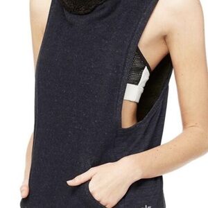 ALO Yoga gray vest Sleeveless Sweatshirt